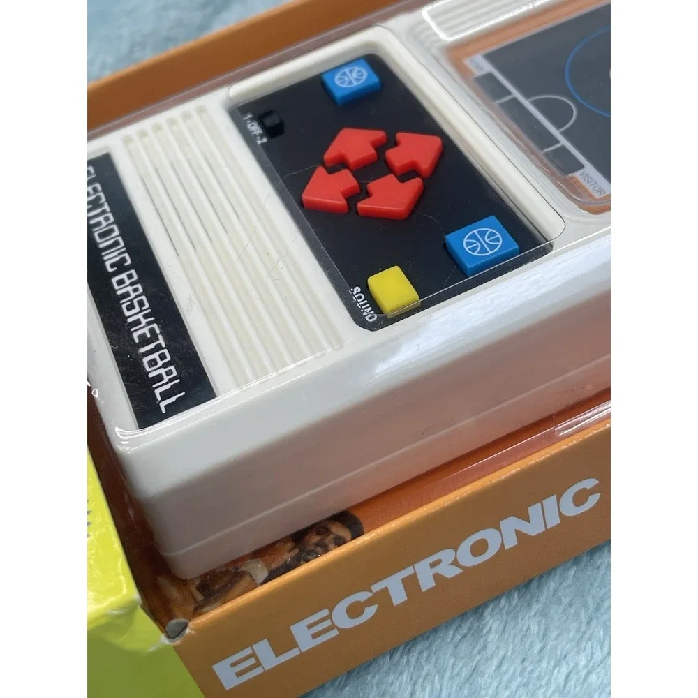 Mattel / Basic Fun Electronic Basketball Game 2016 Retro Handheld New Sealed Toy